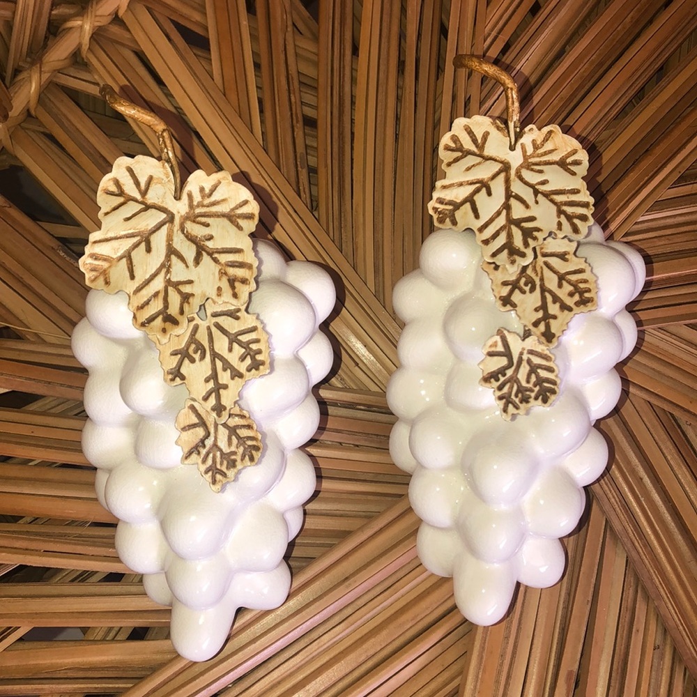 Vintage White Fruit Set - Picture 2 of 9